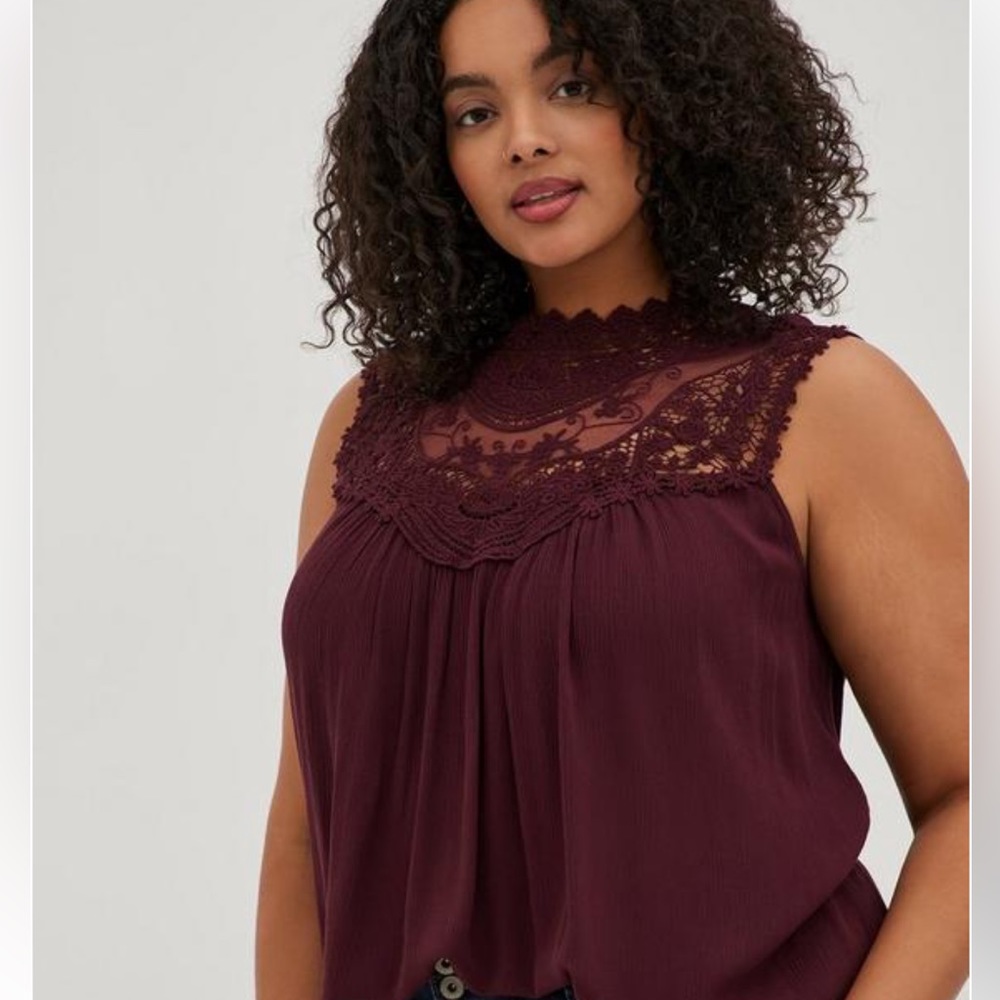Torrid Crinkle gauze crochet detail tank